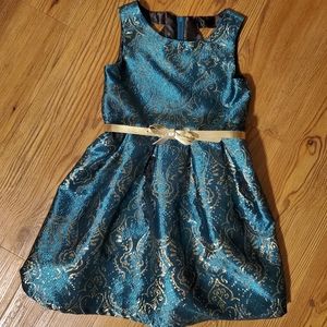 Girls dress